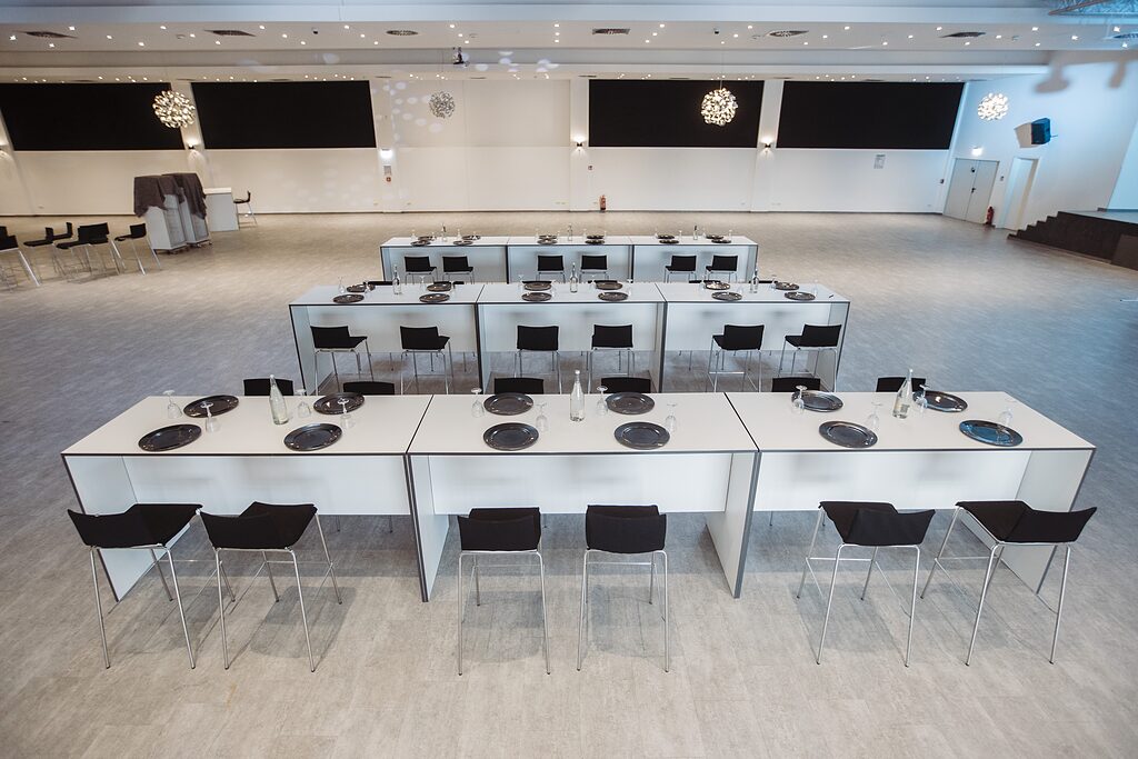 Bankettbestuhlung für eine Tagung im großen Saal in Krefeld
