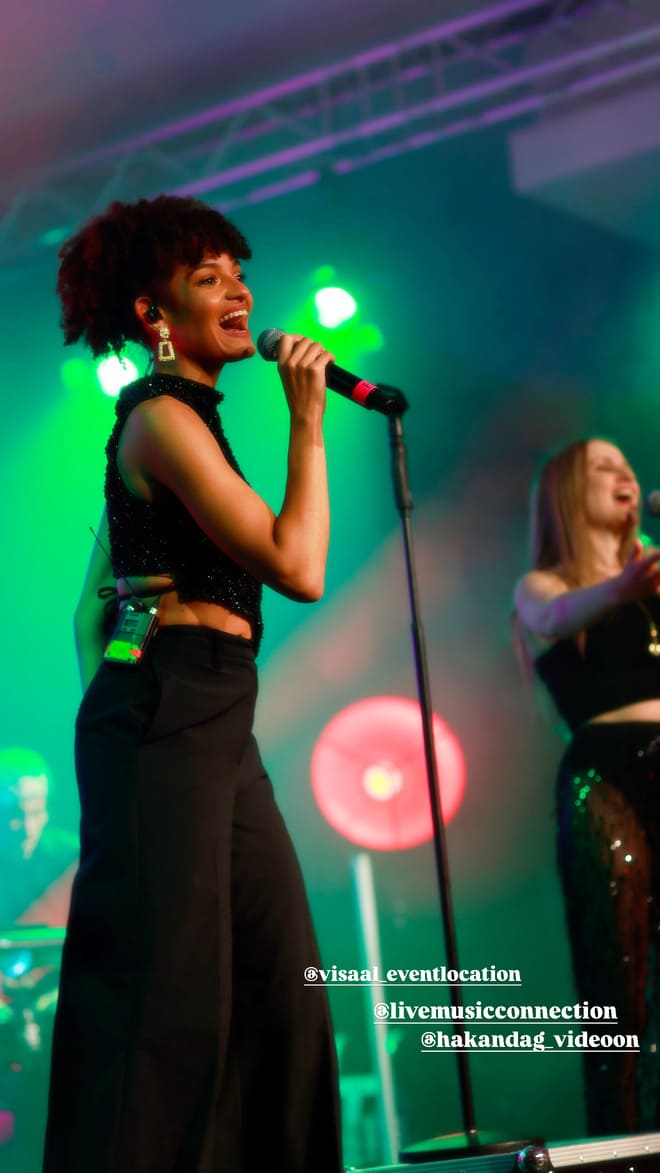 Liveband auf der Bühne der Visaal Event Location Krefeld